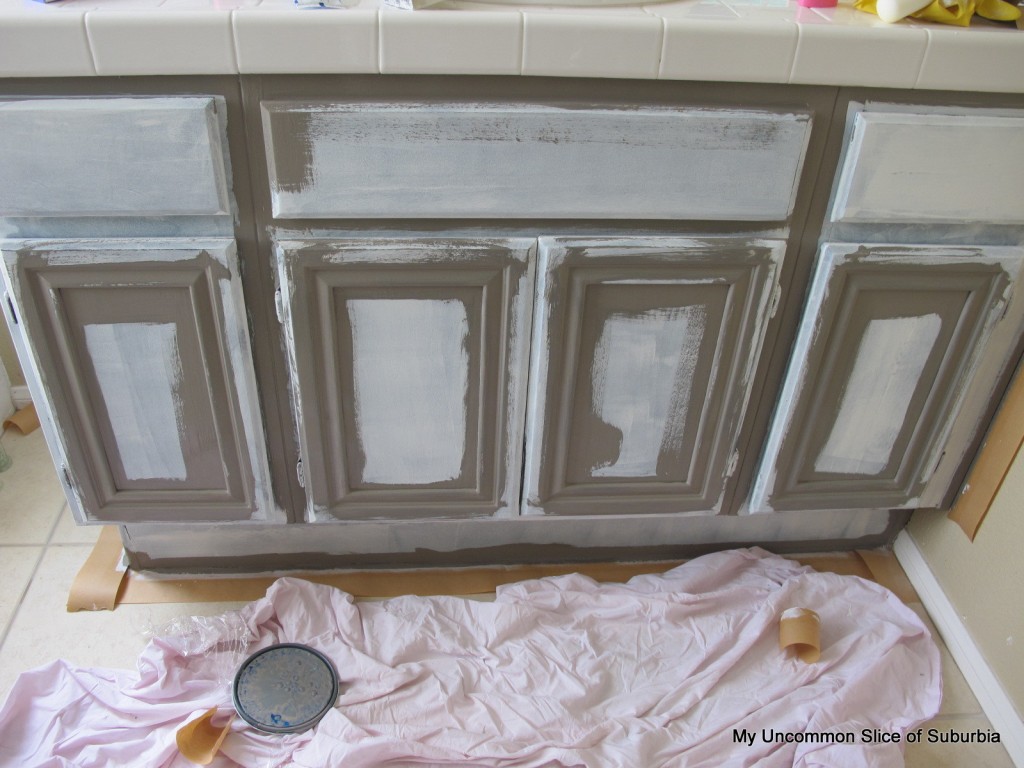 How to paint oak cabinets