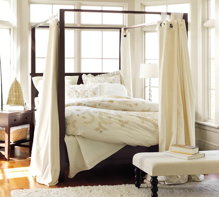 Farmhouse Canopy Bed