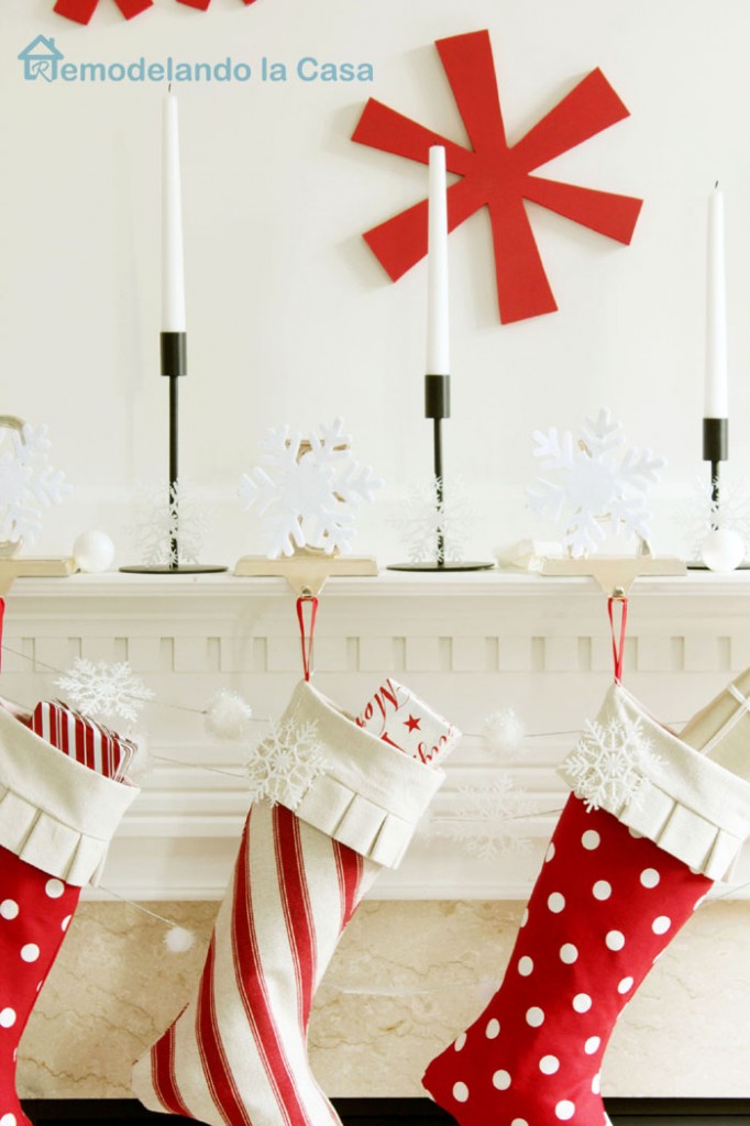 red and white Christmas mantel4