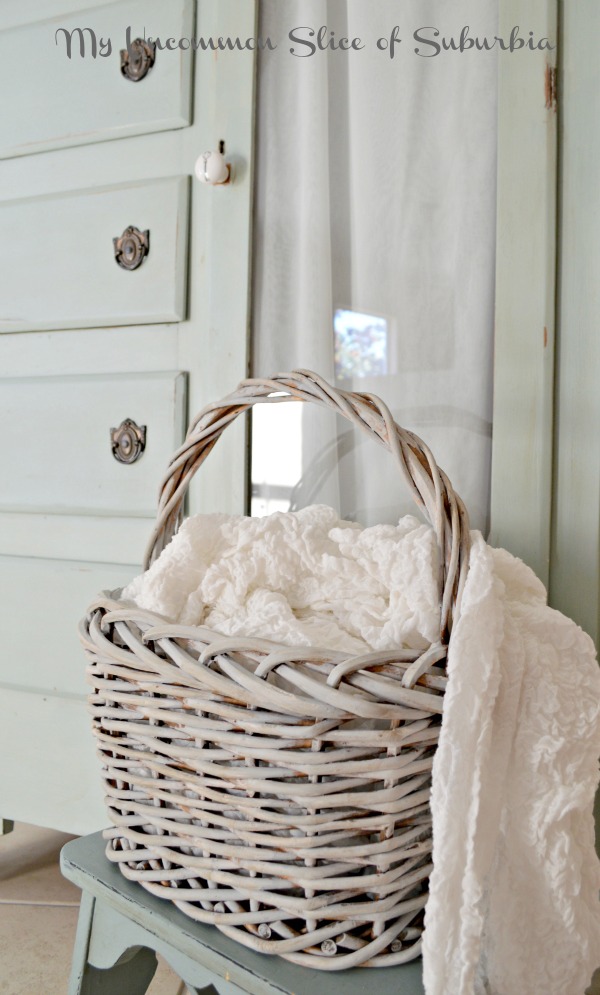 Make a brown basket look like a french antique basket