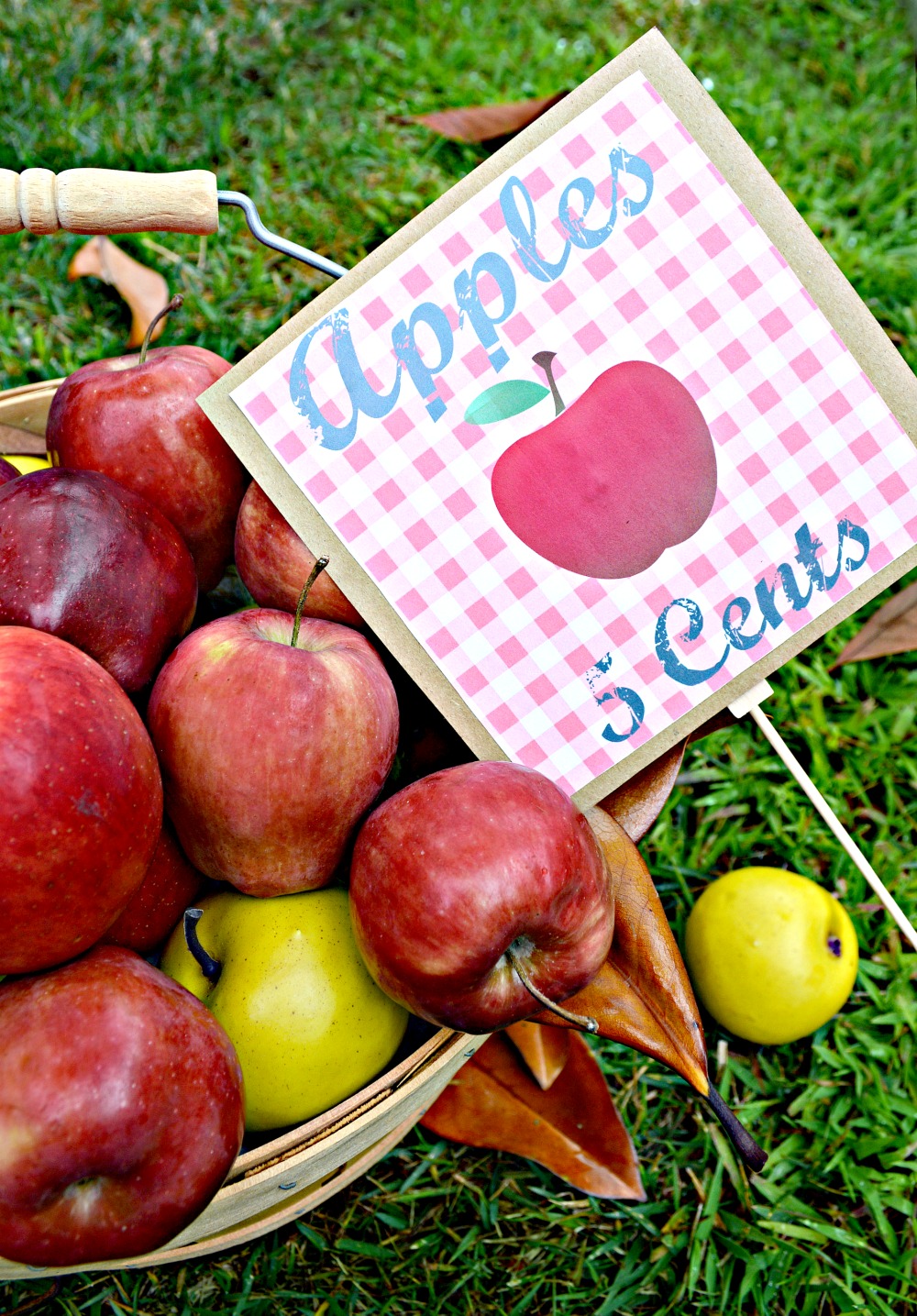 Apples 5 Cents Free printable and Vignette