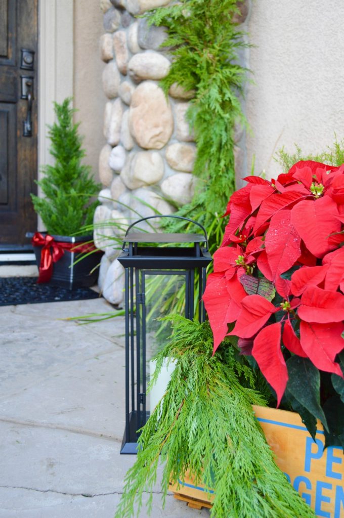 christmas-on-the-front-porch-using-fresh-greens