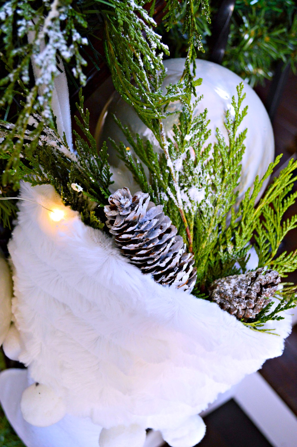 How To Make DIY Snow Covered Pinecones