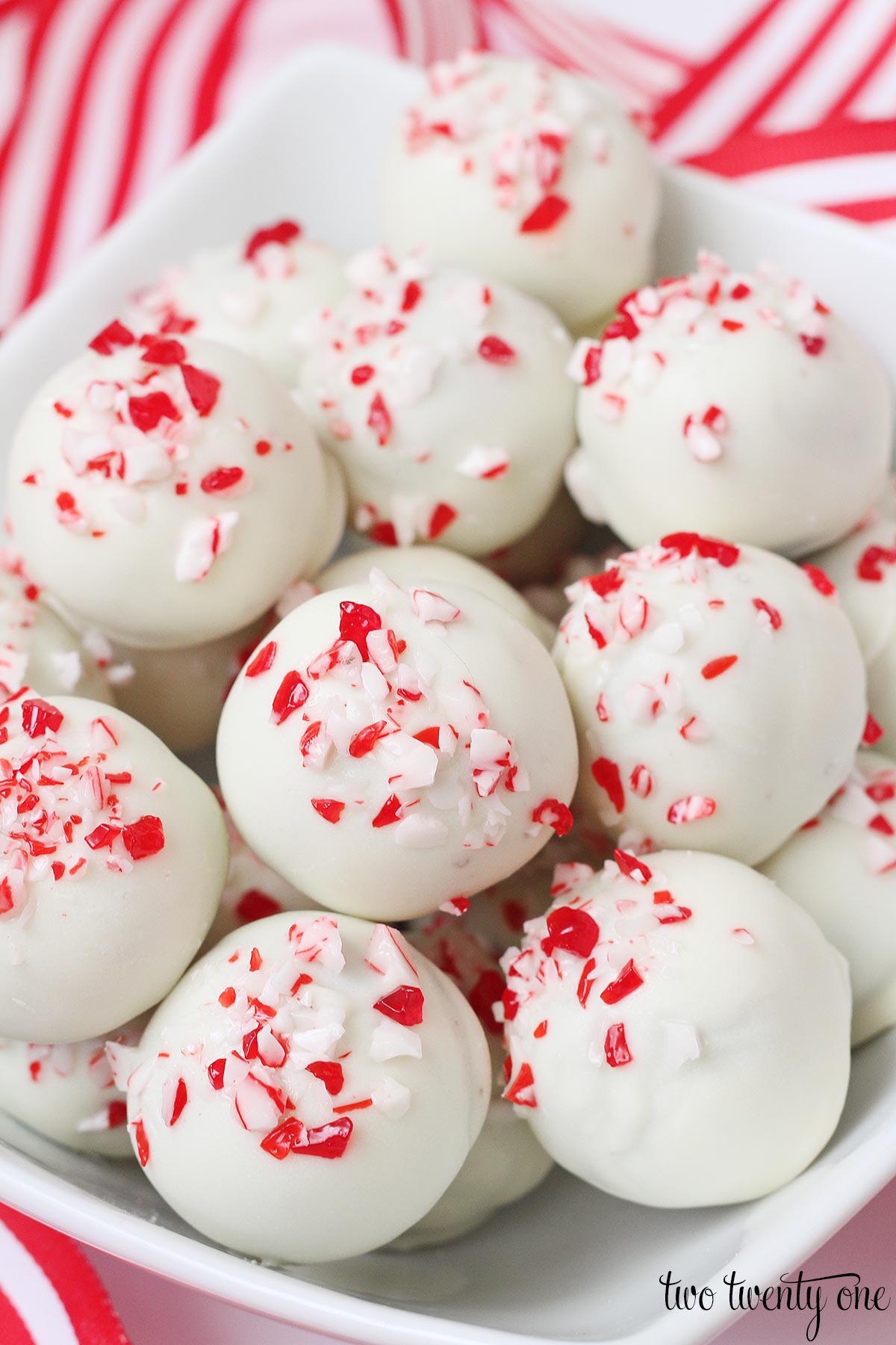 peppermint-oreo-truffles-1