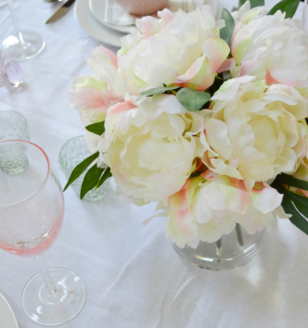 Beautiful pastels used for a easter table setting