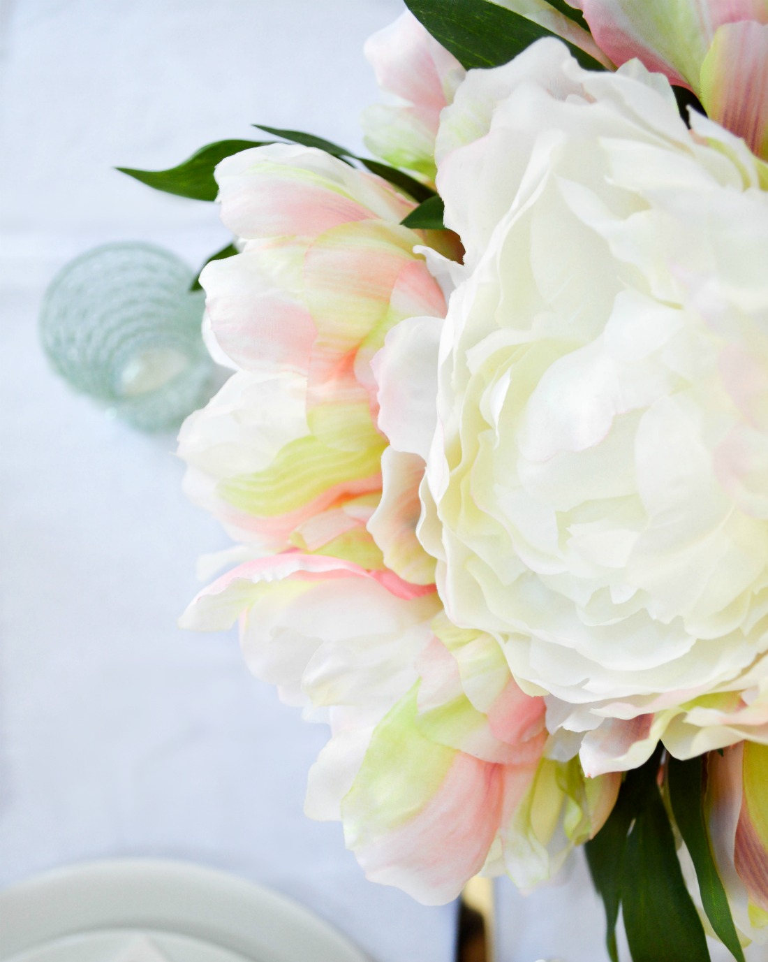 Such Beautiful pastels used for a easter table setting
