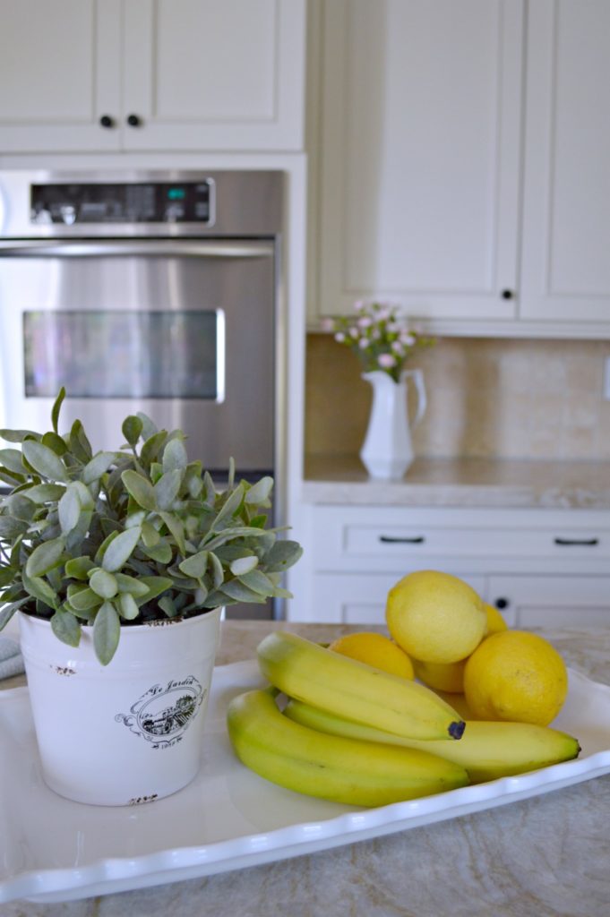 Simple and easy ways to decorate a kitchen