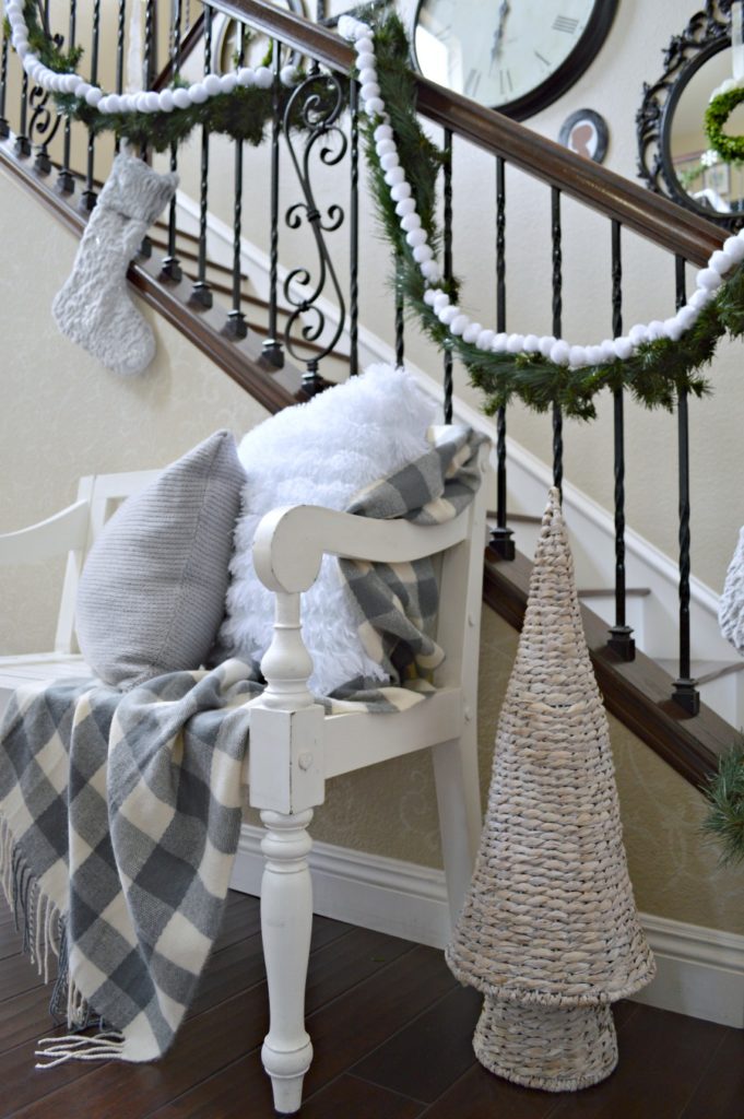 Christmas Home Tour 2017 Foyer decorated for Christmas