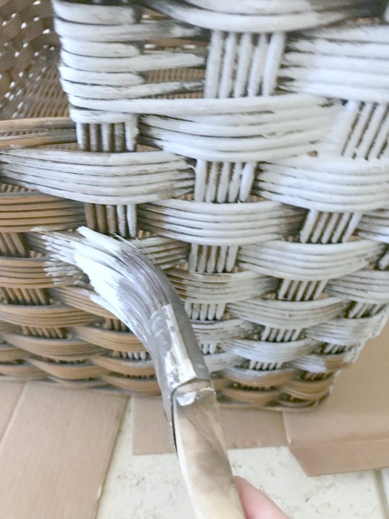 How to give a basket a farmhouse look using paint and wax. Great tutorial 