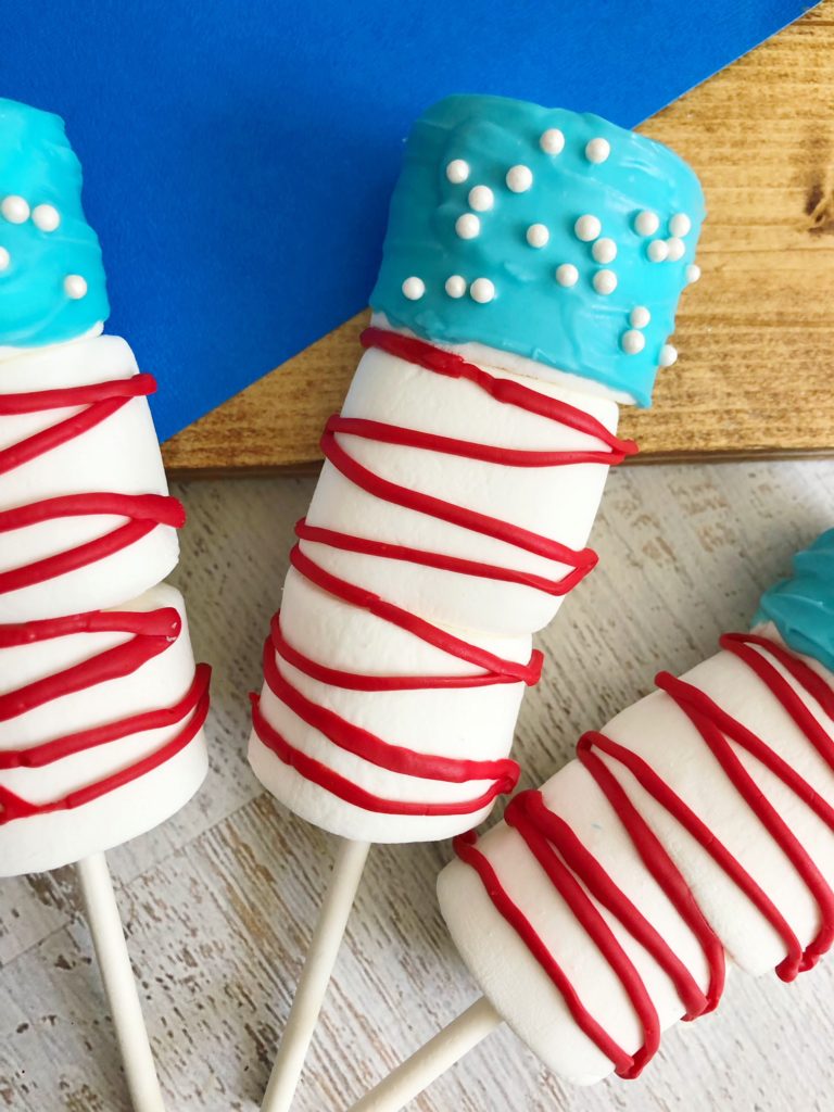 Flag Marshmallow pops recipe! The perfect treat for any patriotic party and so easy to make!