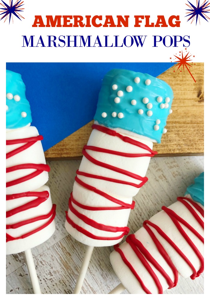 Invite friends and family to celebrate Independence Day and serve them these delicious american flag marshmallow pops! The kids will love them and they are so easy to make! 