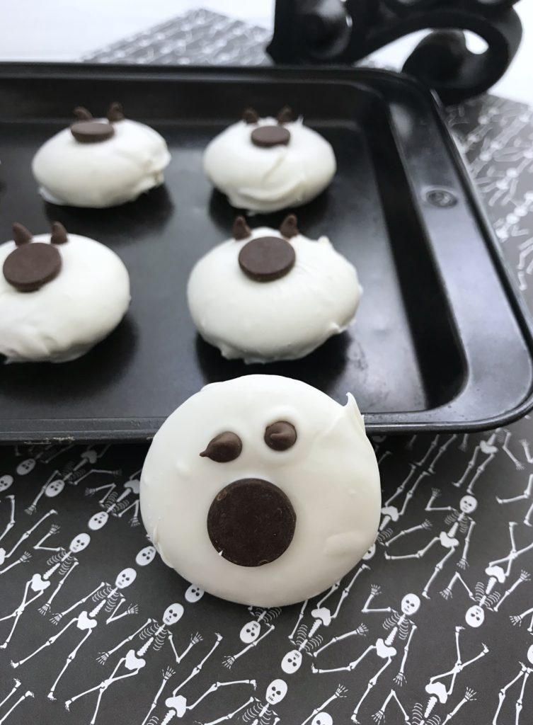 Mini Chocolate Donut Ghosts