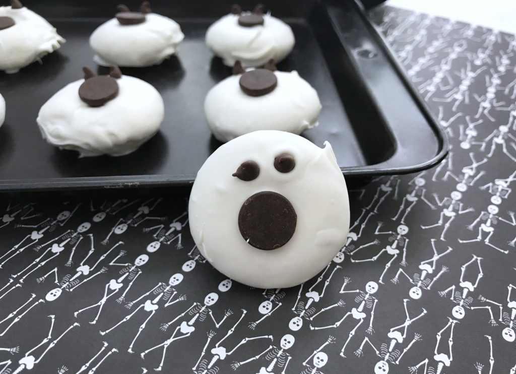 Mini Chocolate Donut Ghosts
