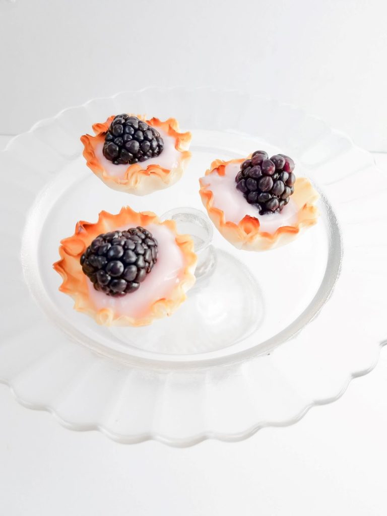 Easy Blackberry Yogurt Tarts Recipe