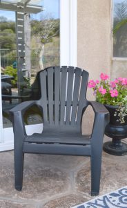 How to spray paint a chair and give it a completley new look