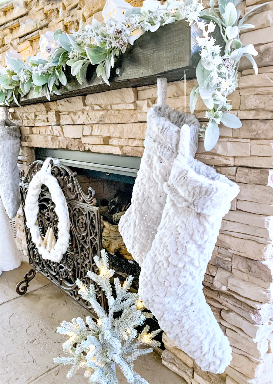 Elegant Christmas Mantel