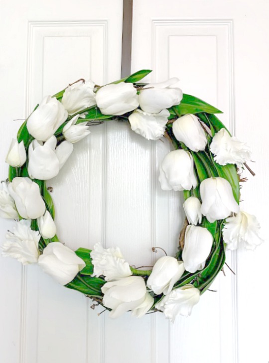 DIY Tulip Wreath