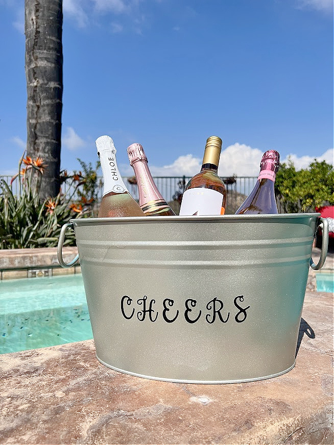 Personalized store ice tub