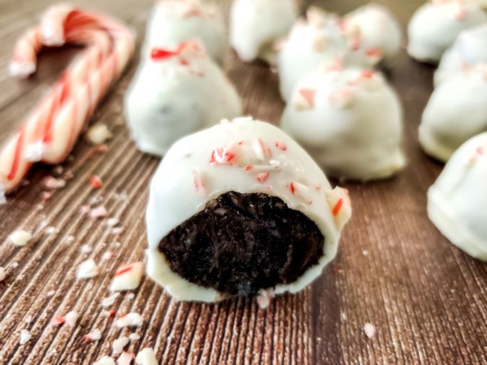 Peppermint Oreo Truffles