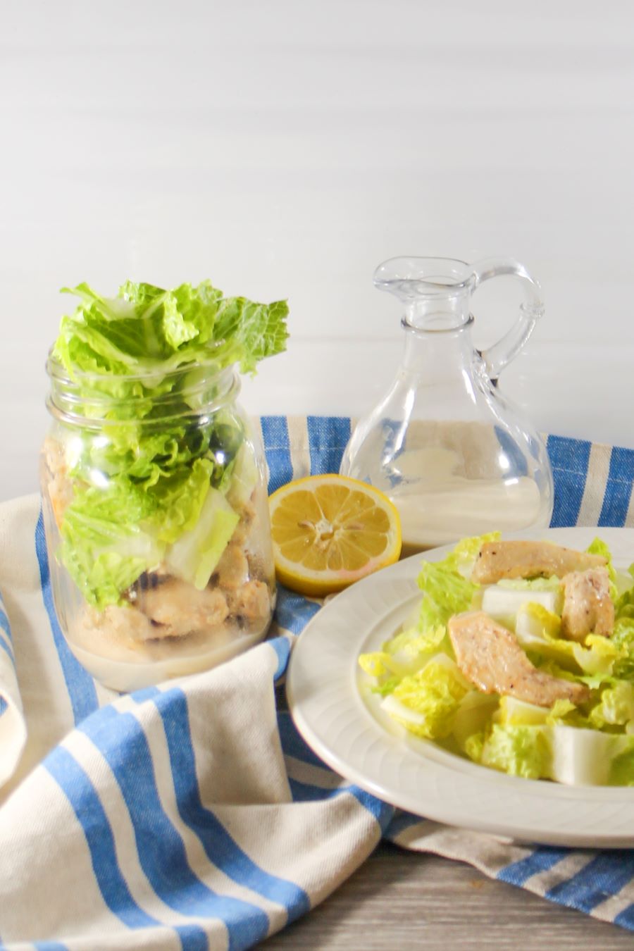 https://myuncommonsliceofsuburbia.com/wp-content/uploads/2023/10/delicious-and-healthy-Ceaser-Salad-recipe-in-a-mason-jar.jpg