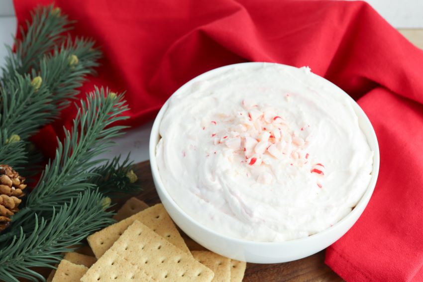 Candy Cane Peppermint Dip (5 ingredient dessert)