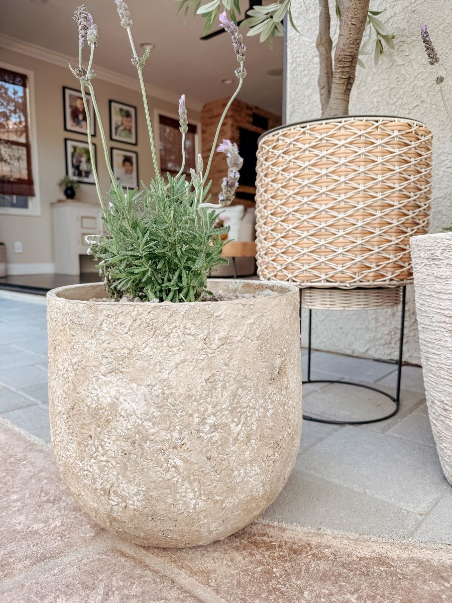 How to Age Flowerpots to Make Them Look Antique Using Paint